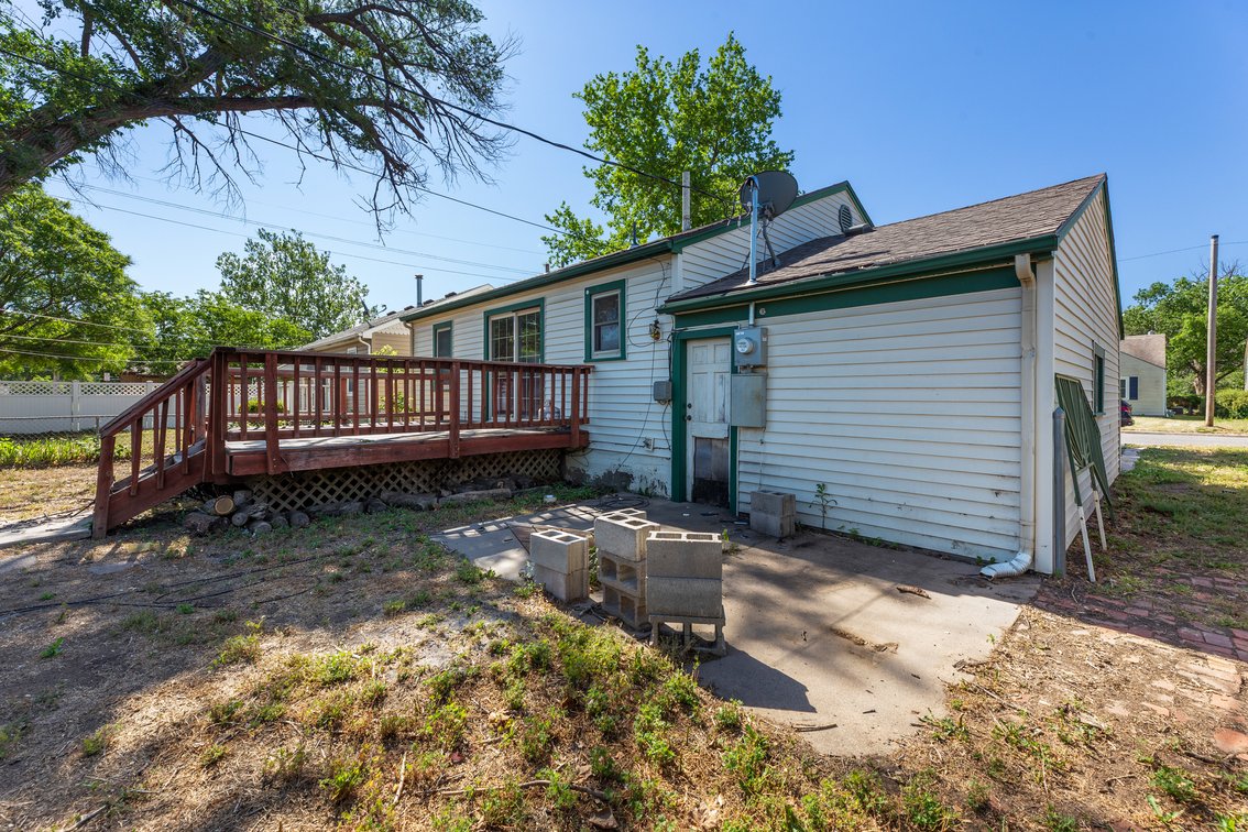 Image for 202 W 25th Ave, Hutchinson