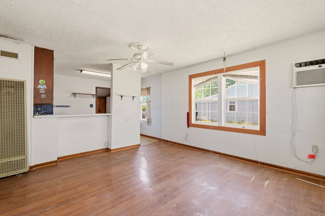 Image for 1540 N Andover Rd