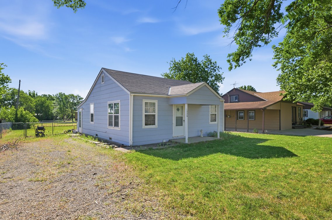 Image for 1536 N Andover Rd