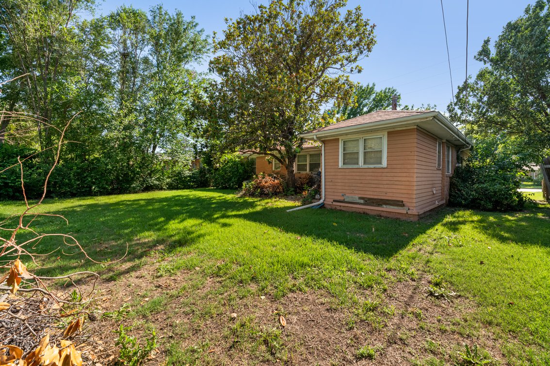 Image for 3532 S Seneca