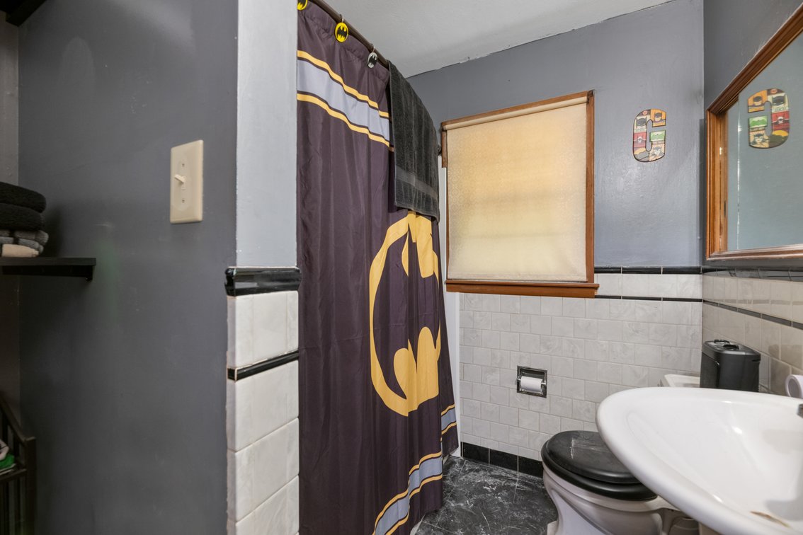 Image for 3532 S Seneca