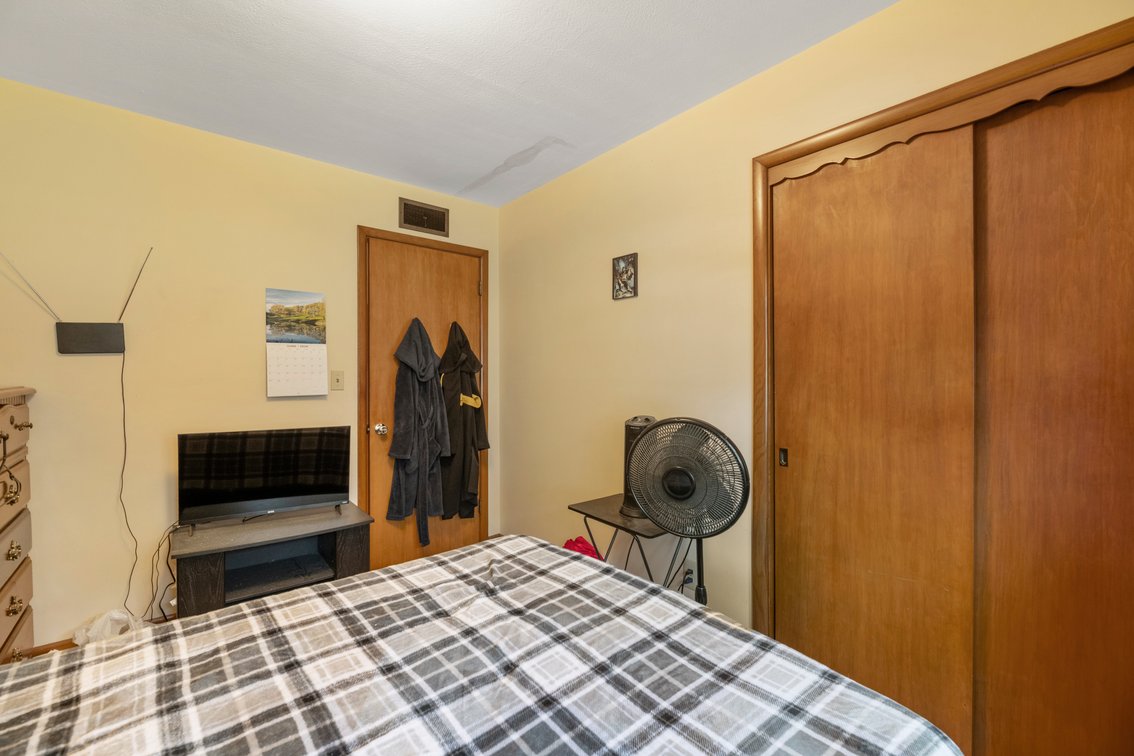 Image for 3532 S Seneca
