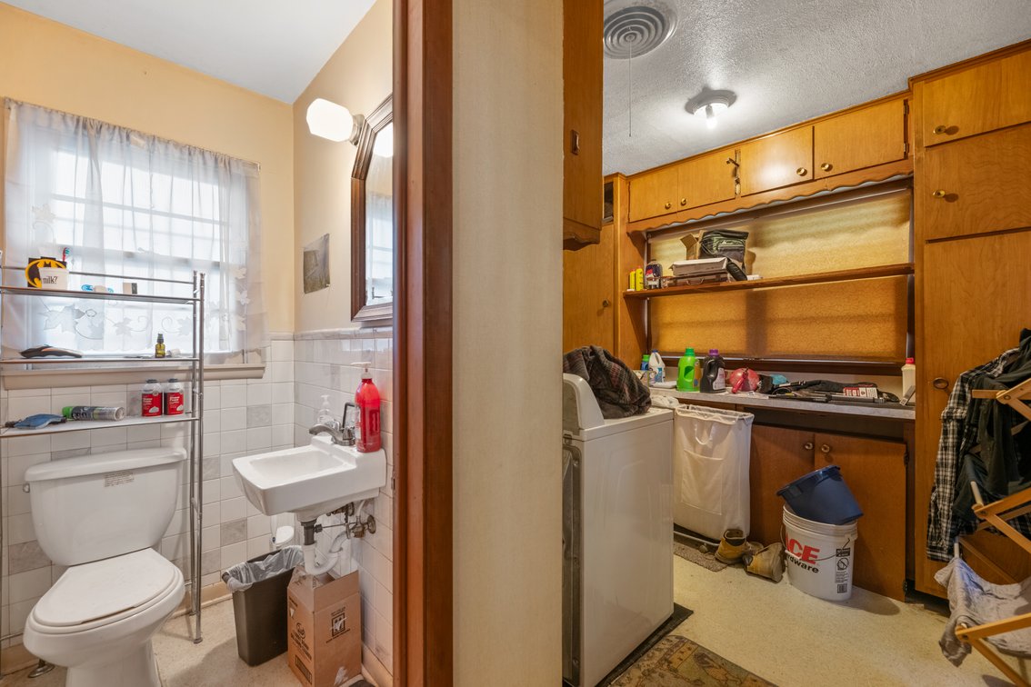 Image for 3532 S Seneca