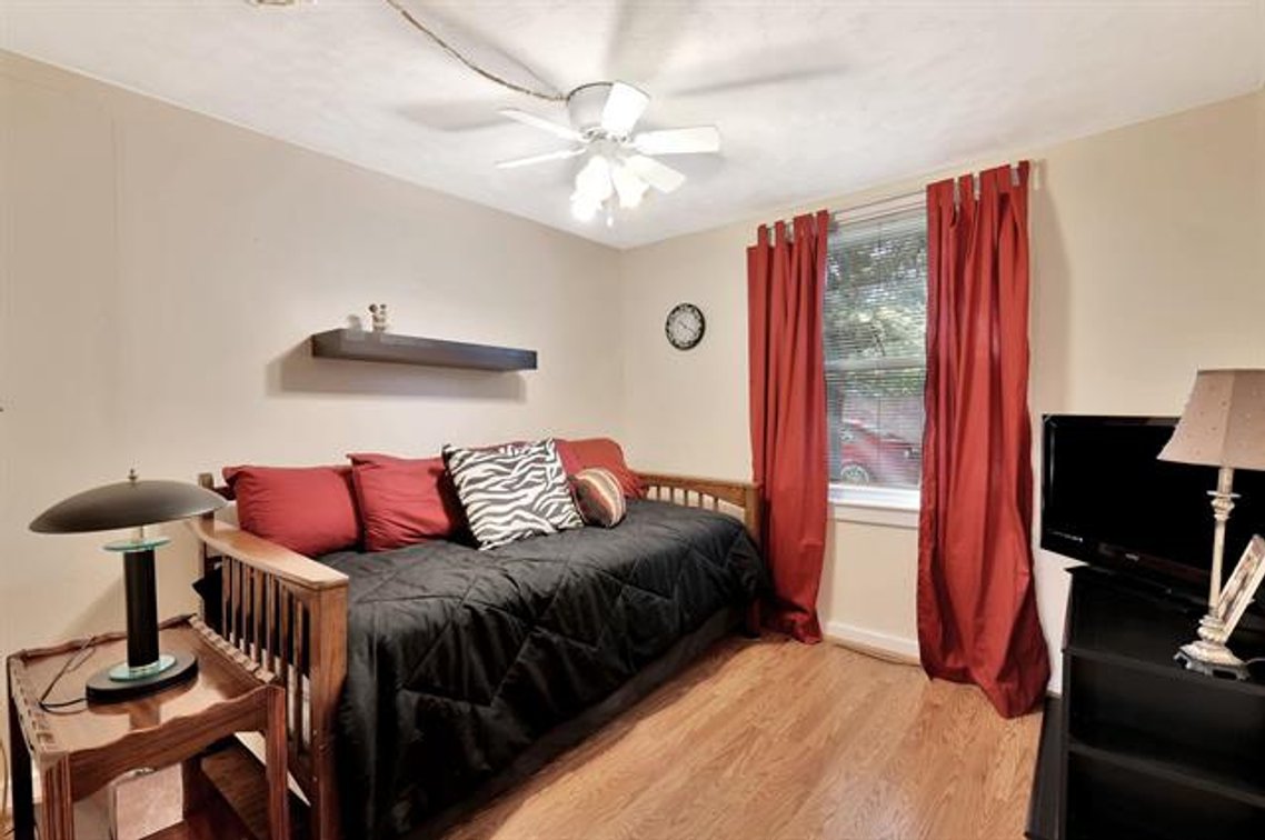 Image for 124 S Collingwood