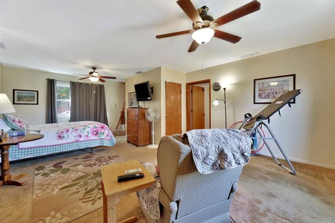 Image for 124 S Collingwood