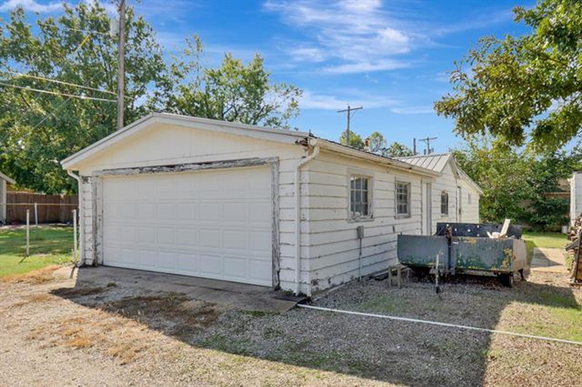 Image for 124 S Collingwood