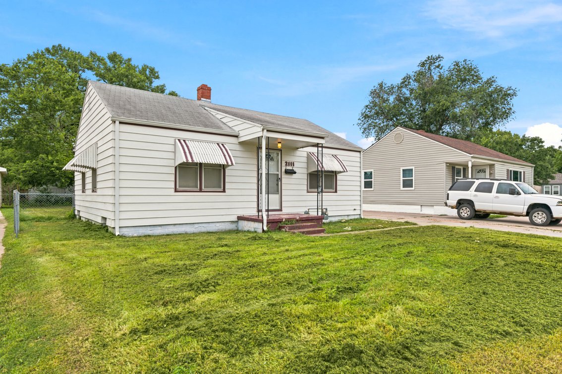 Image for 2111 S Pattie Ave
