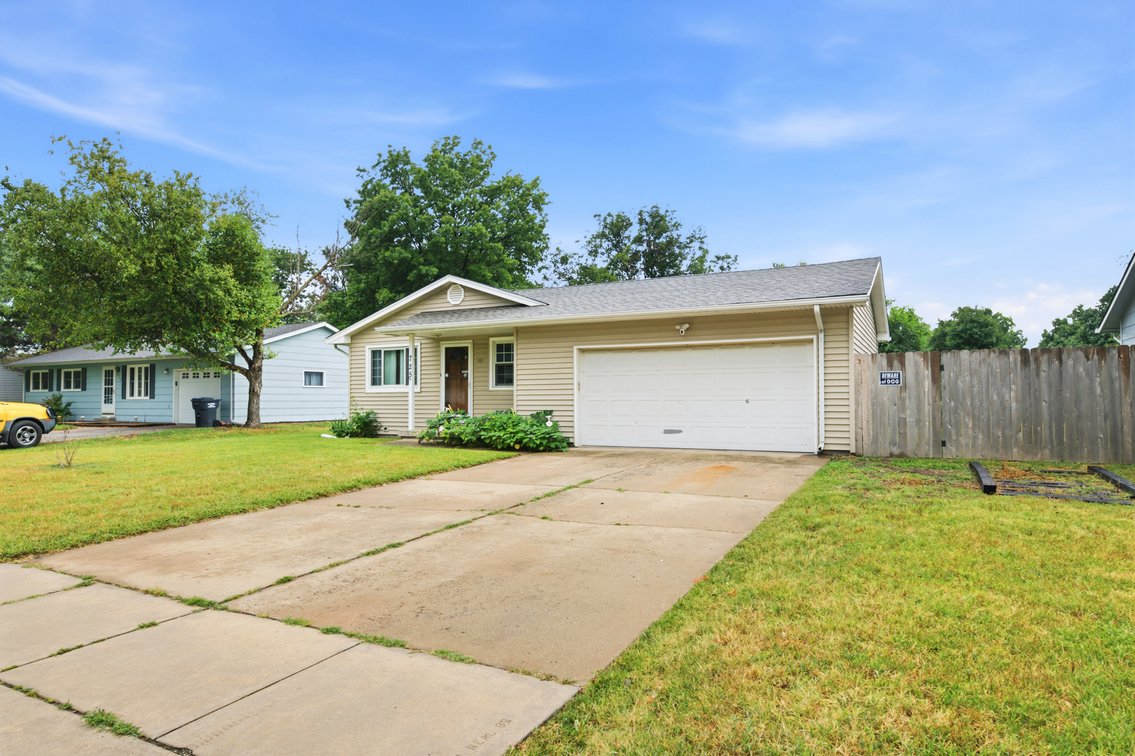 Image for 725 W Lockwood