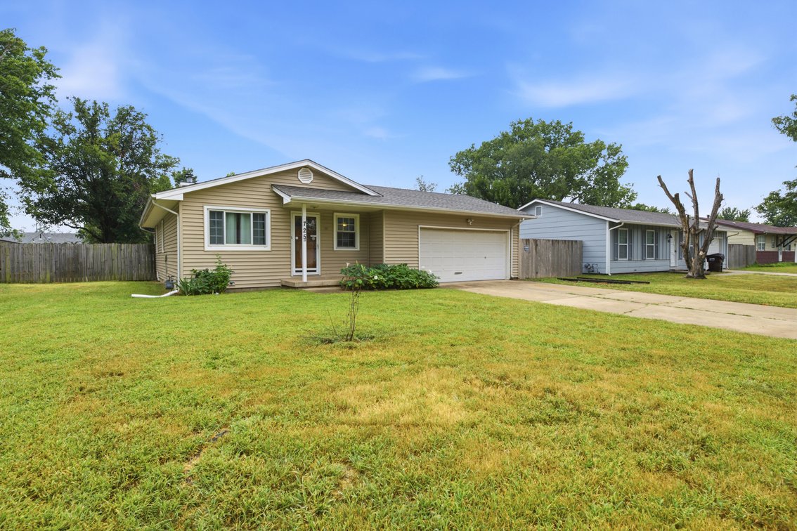 Image for 725 W Lockwood