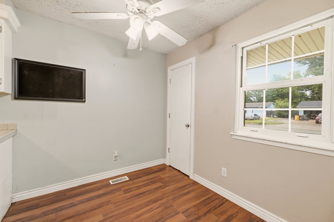 Image for 725 W Lockwood