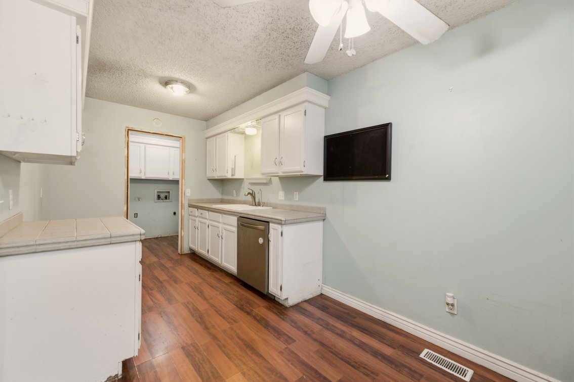 Image for 725 W Lockwood