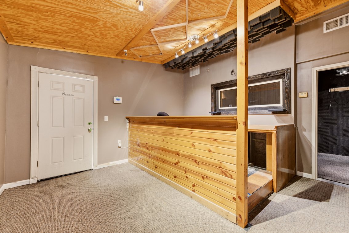 Image for 1128 N Custer Ave