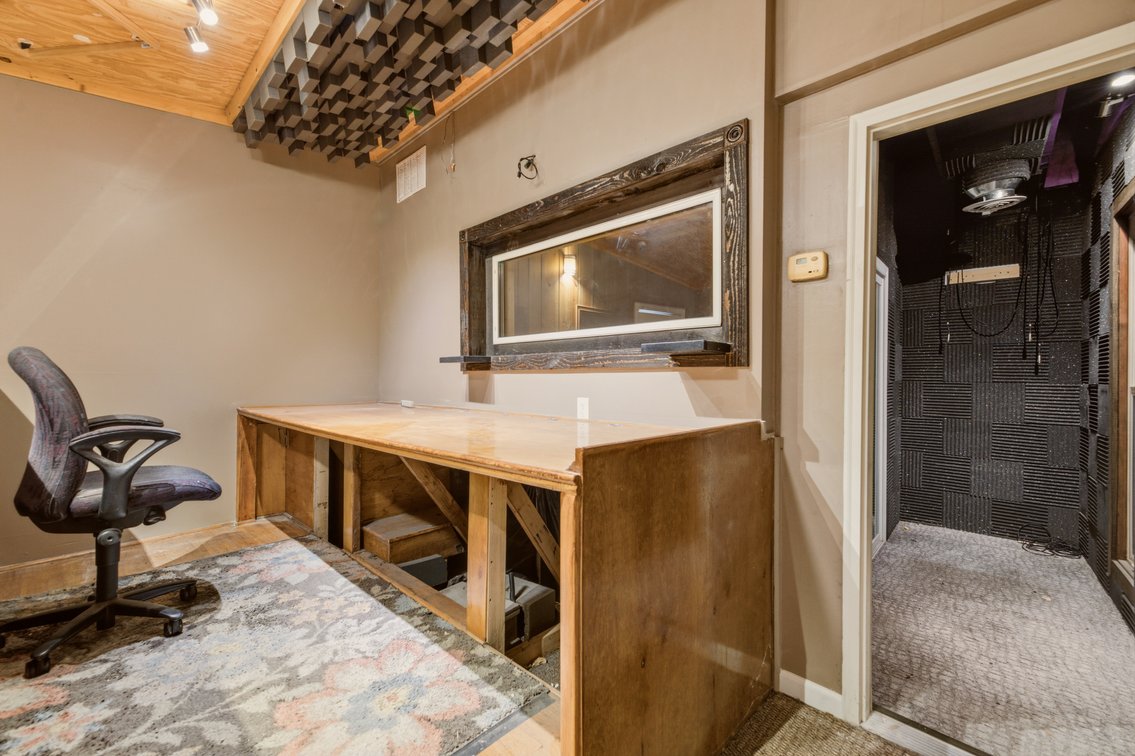 Image for 1128 N Custer Ave