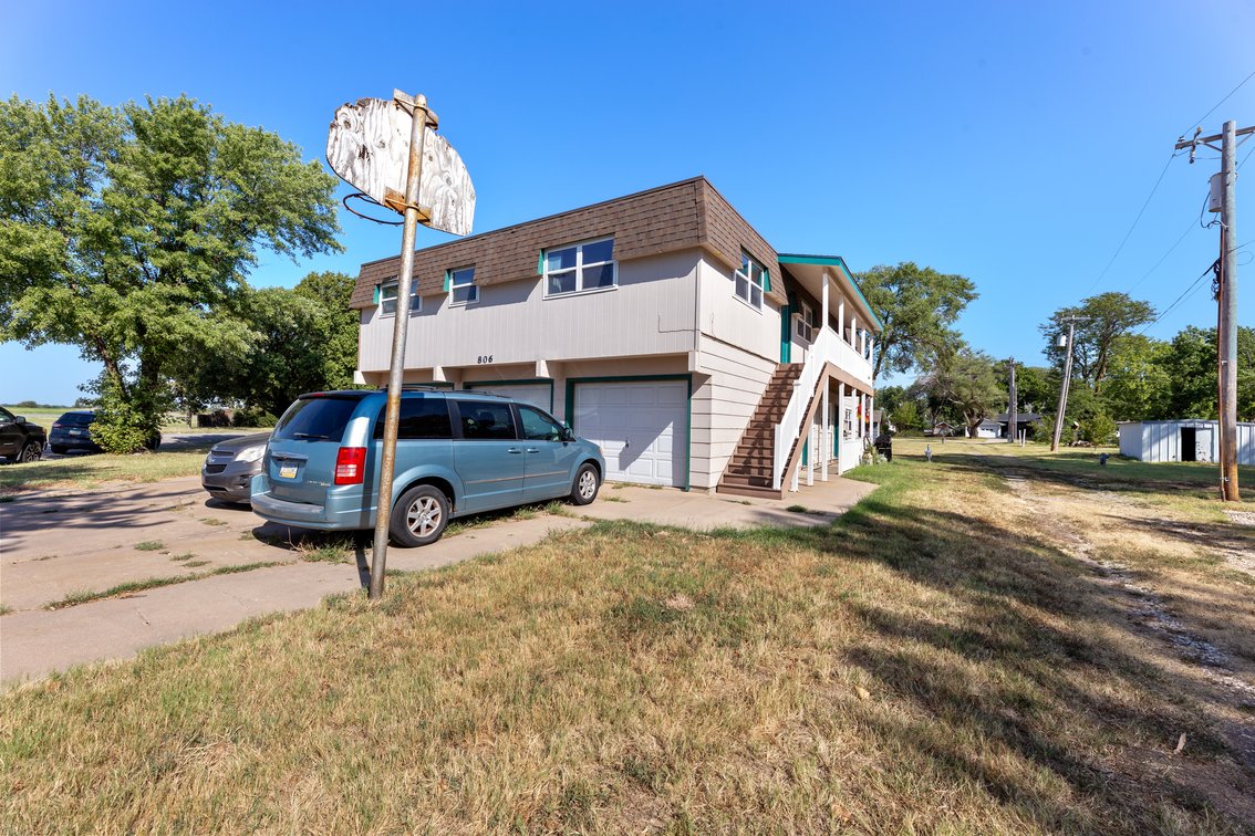 Image for 806 S. Edwards Ave, Moundridge