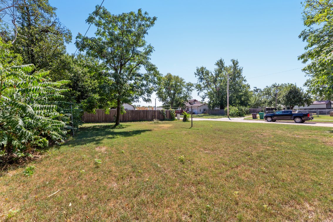Image for 825 S. Ash Street