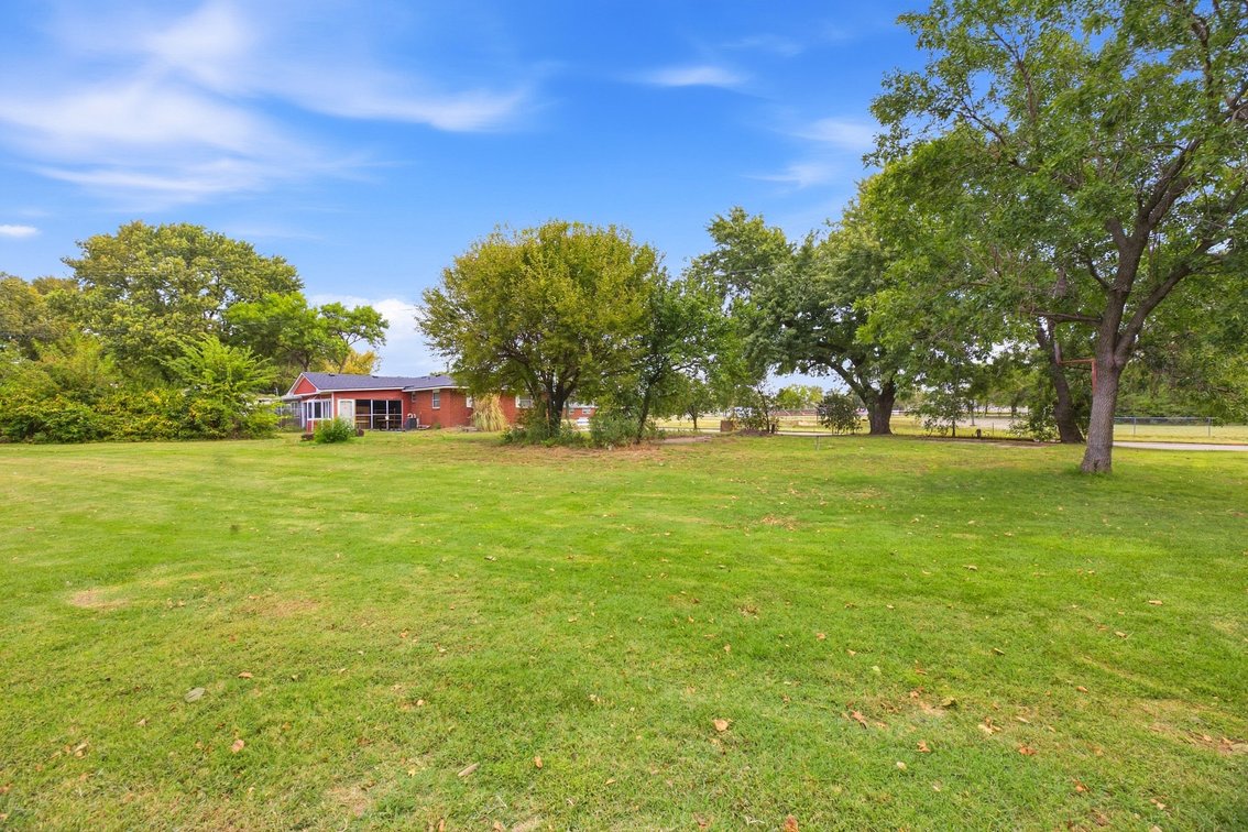 Image for 1711 James Street, Hutchinson