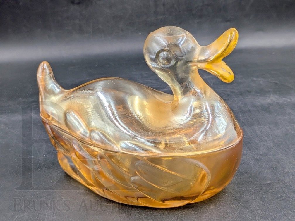 JEANETTE CARNIVAL GLASS COVERED DUCK