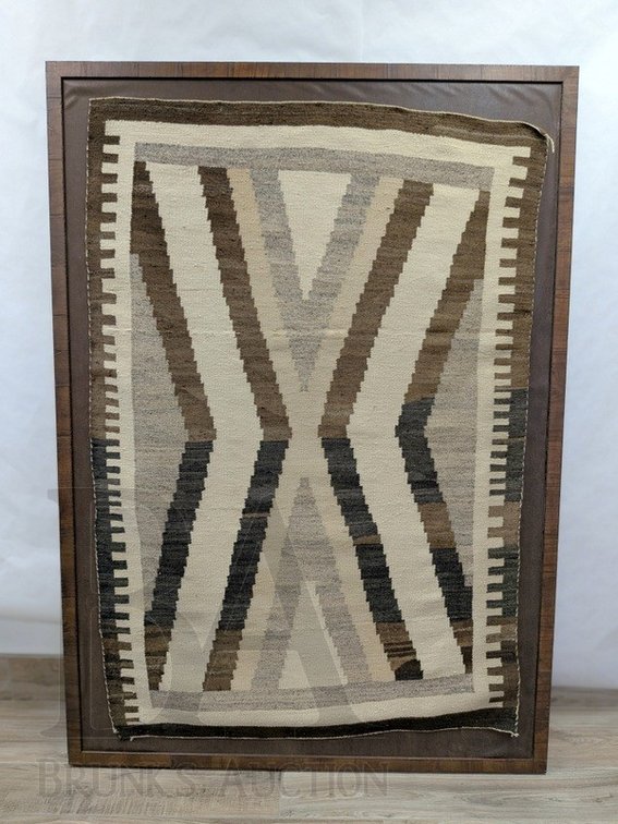 1930'S NAVAJO TRIBAL RUG
