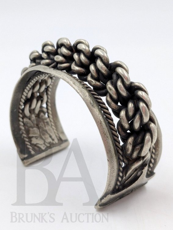 EGYPTIAN BEDOUIN SILVER CUFF