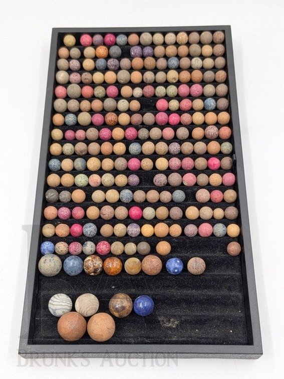 (125) CLAY MARBLES & SHOOTERS