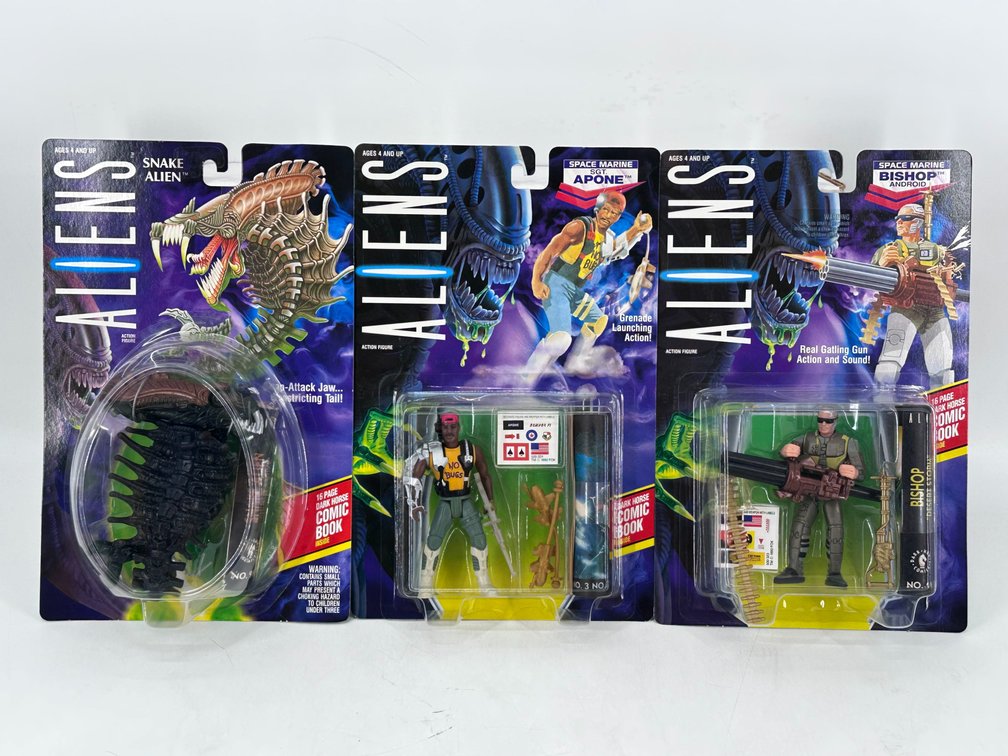 (3) 1992 Kenner Aliens Action Figures: Snake Alien, Bishop, Apone, Comic Books Included