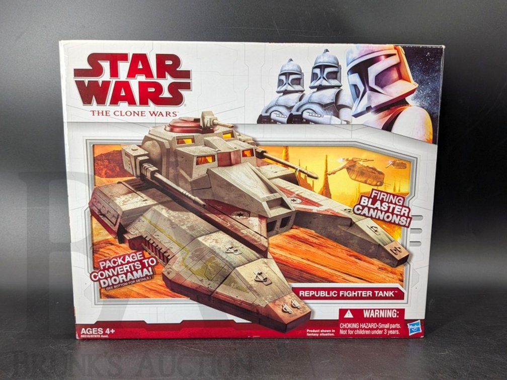 2009 Star Wars The Clone Wars Republic Fighter Tank Hasbro 92247 in Box