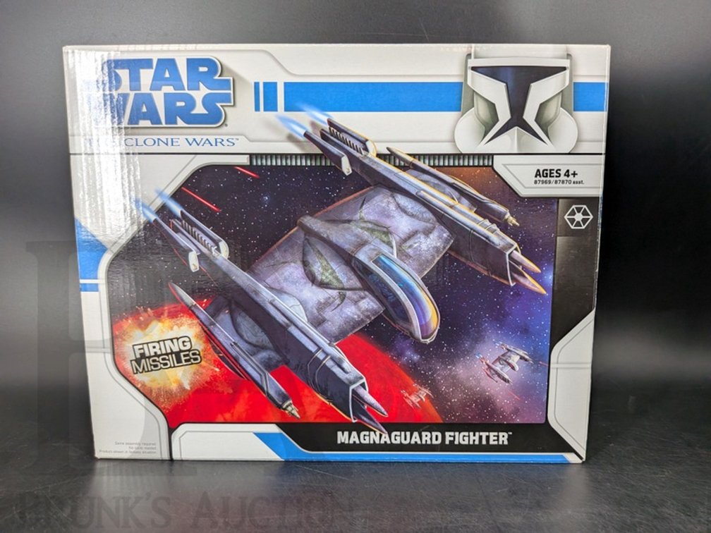 2009 Star Wars The Clone Wars MagnaGuard Fighter Hasbro New Sealed Firing Missiles