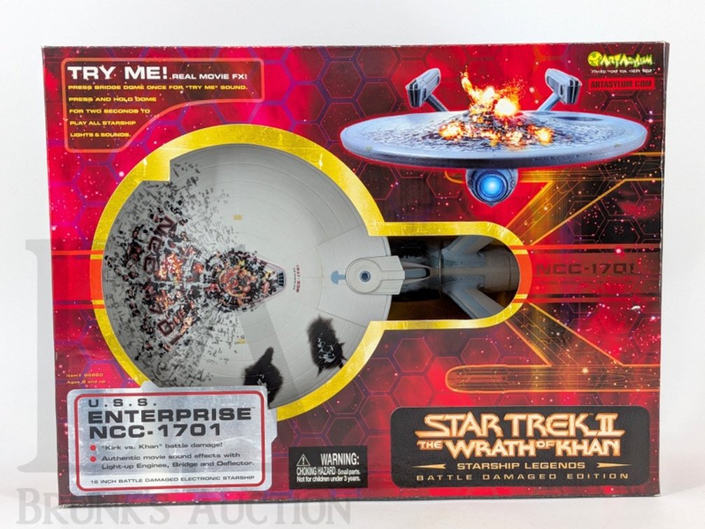 2004 Star Trek II Wrath of Khan Starship Legends NCC-1701 Battle Damaged Edition Boxed