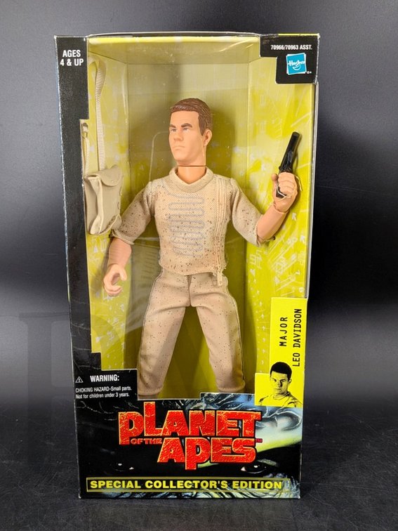 2001 Planet of the Apes Major Leo Davidson Hasbro Special Collector's Edition Figure