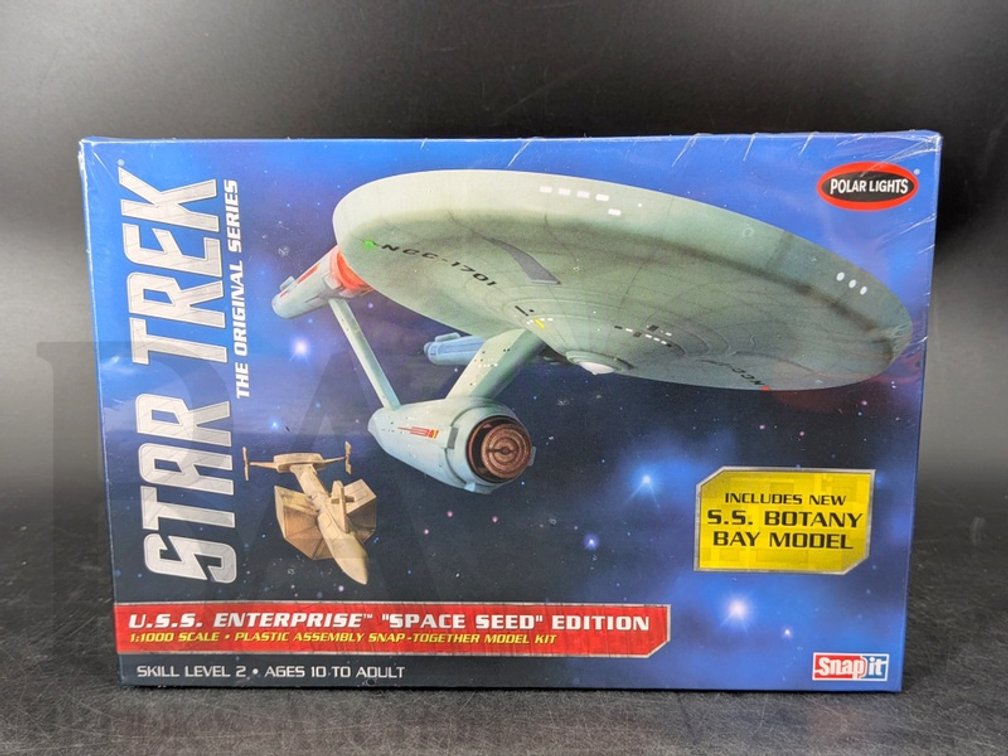 2013 Star Trek U.S.S. Enterprise 'Space Seed' Edition 1:1000 Model Kit Sealed