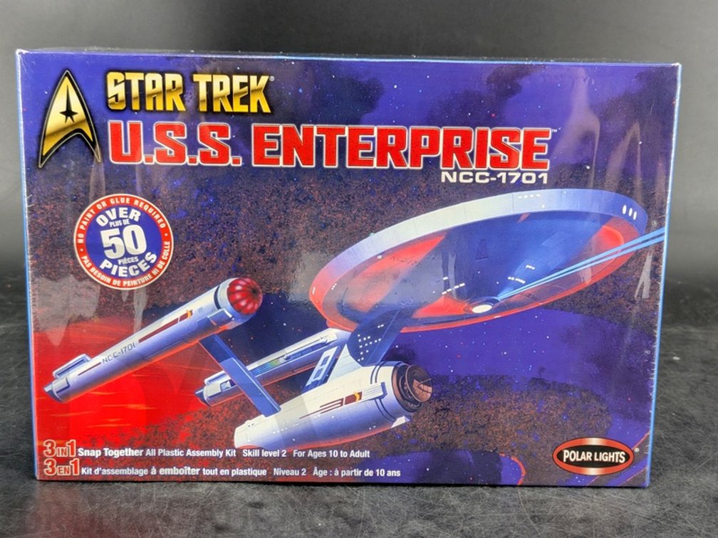 2003 Star Trek U.S.S. Enterprise NCC-1701 Model Kit by Polar Lights, Sealed
