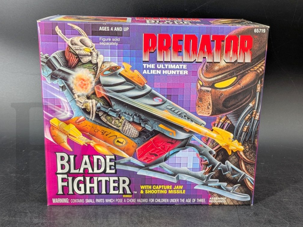 1993 Predator Blade Fighter Vehicle Kenner Sealed Box with Capture Jaw & Missile