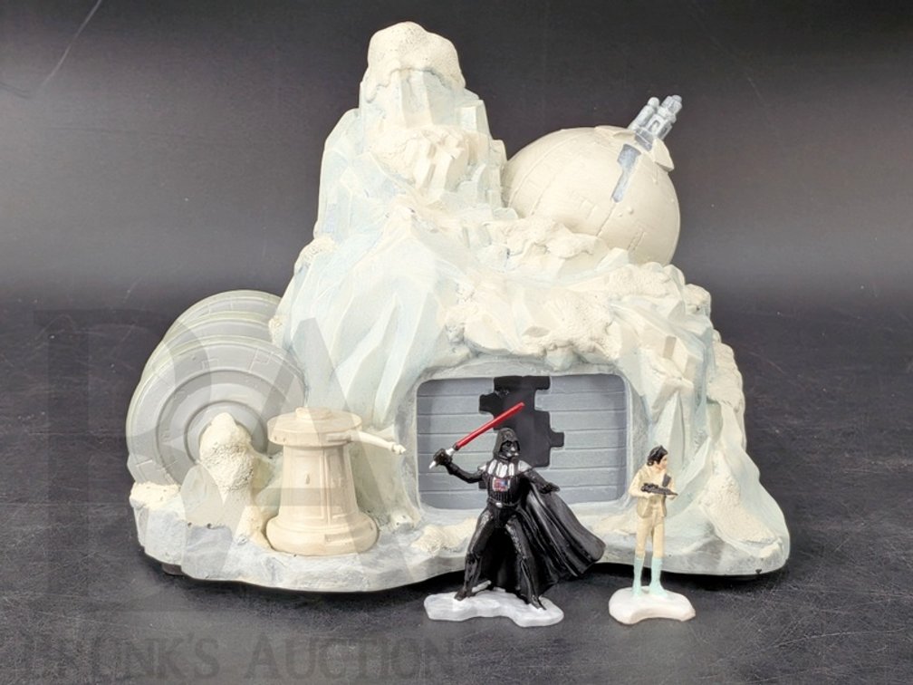 2010 Star Wars Hoth Rebel Base Diorama with Darth Vader and Princess Leia by Hawthorne Village