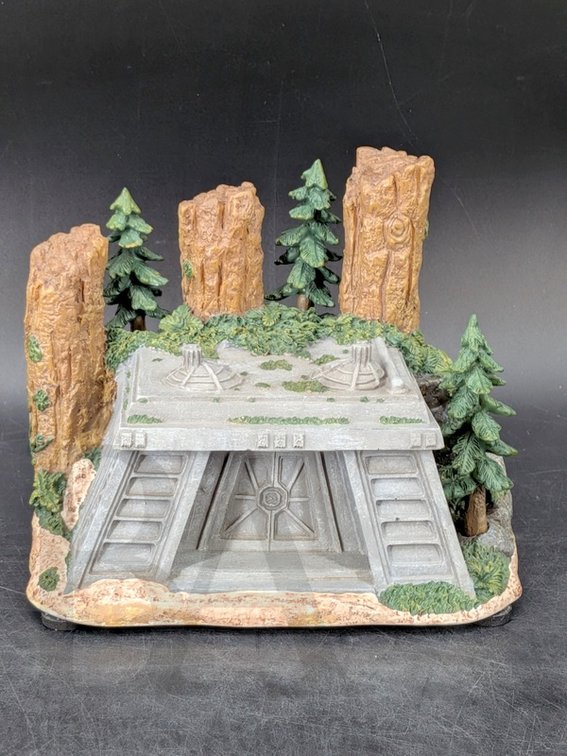 2009 Hawthorne Village Star Wars Endor Bunker Galactic Village Collection Model