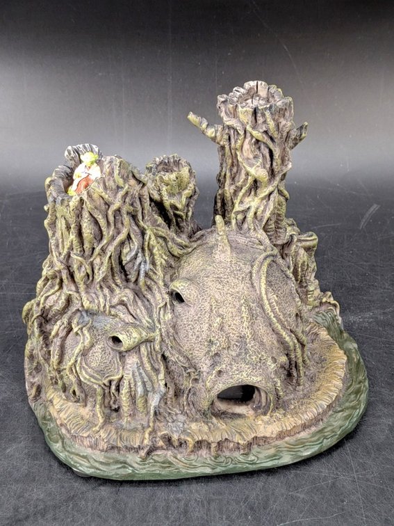2009 Star Wars Yoda's House Hawthorne Village Galactic Village Collection Figurine