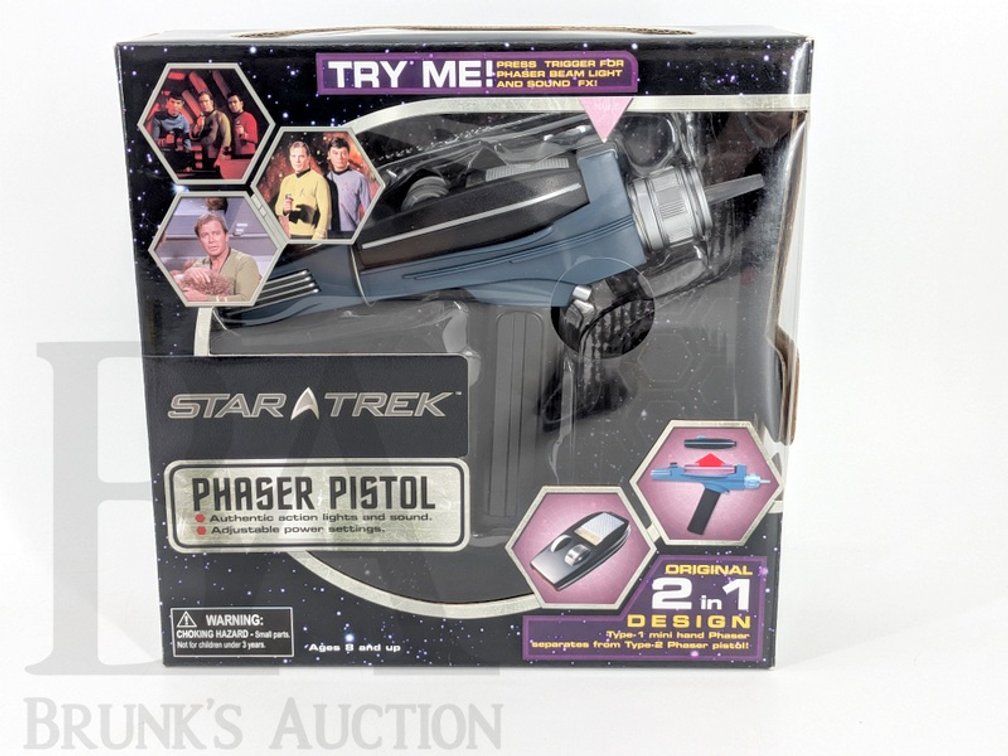 2007 Star Trek Phaser Pistol by Art Asylum/Diamond Select Toys in Original Box