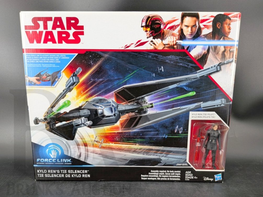 2017 Star Wars Kylo Ren's TIE Silencer Force Link Vehicle & Kylo Ren Figure Hasbro