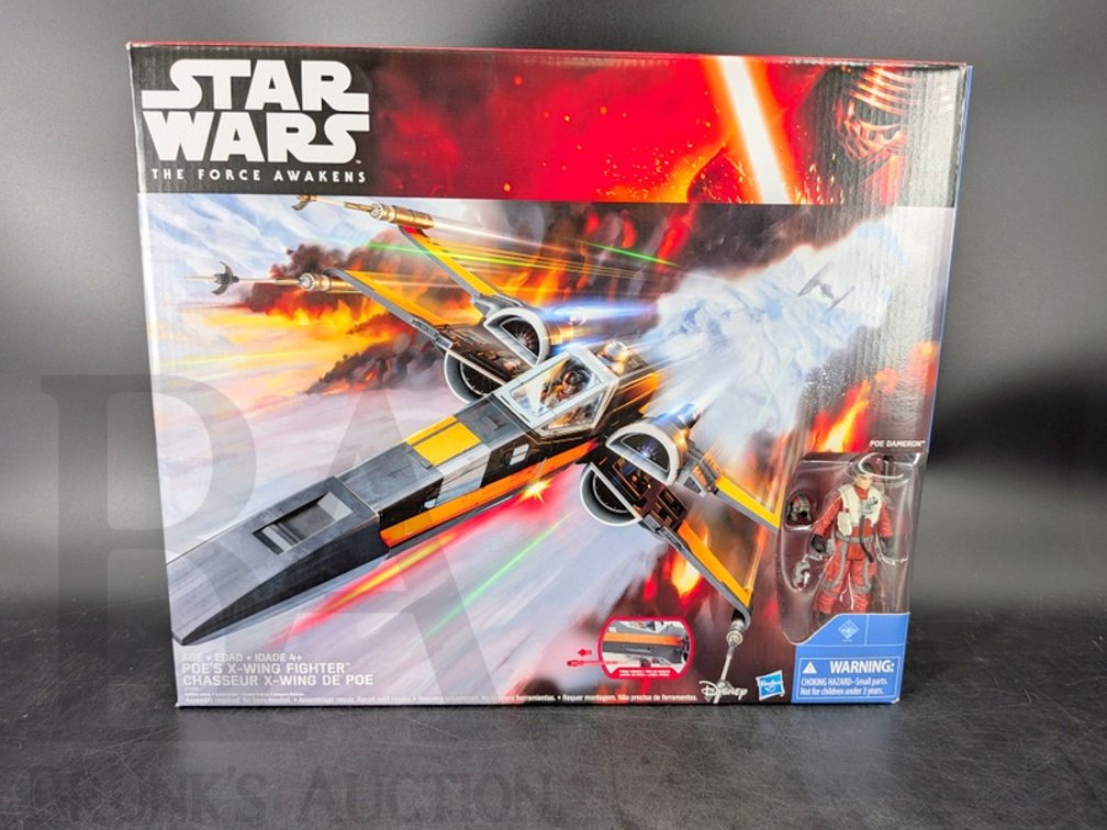 2015 Star Wars The Force Awakens Poe's X-Wing Fighter with Poe Dameron Figure, Hasbro
