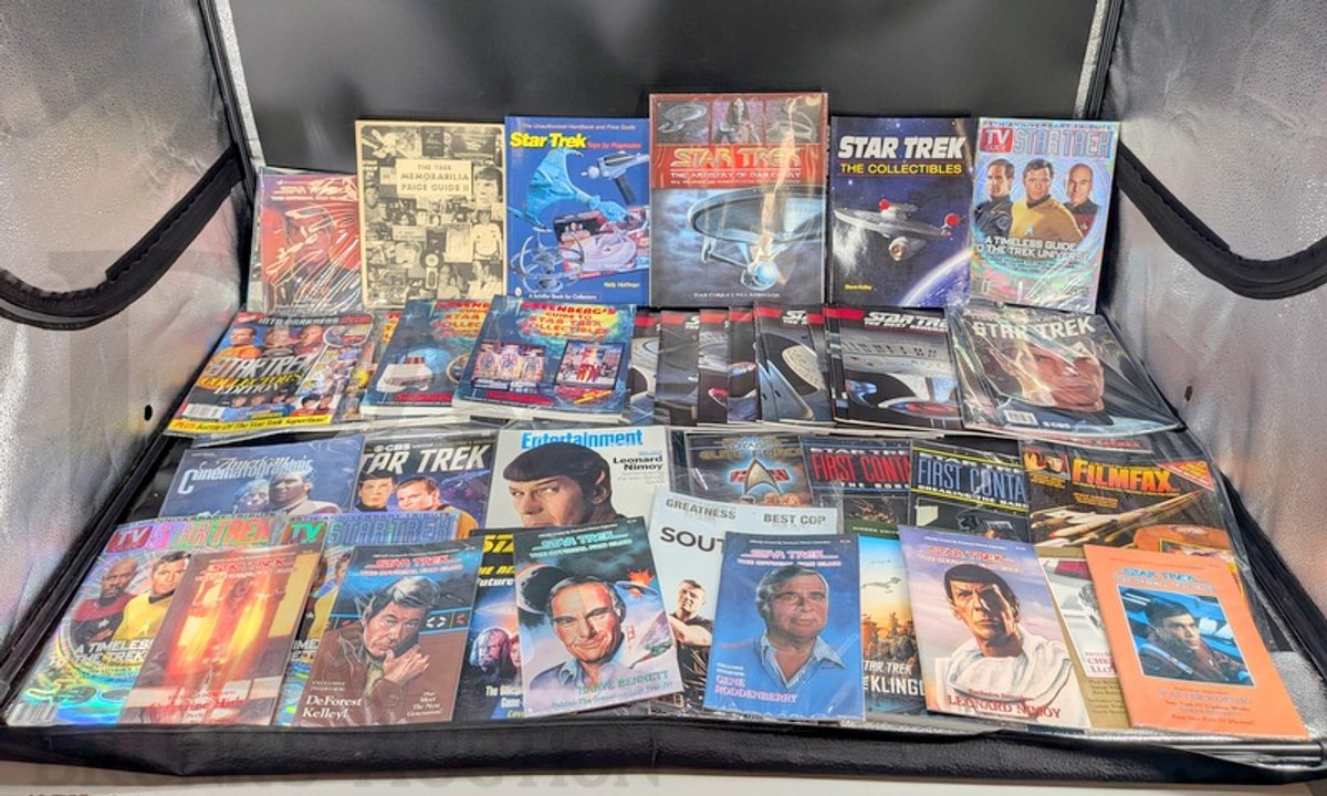 Star Trek Books, Magazines, Collector Guides and Fan Club Issues Assortment