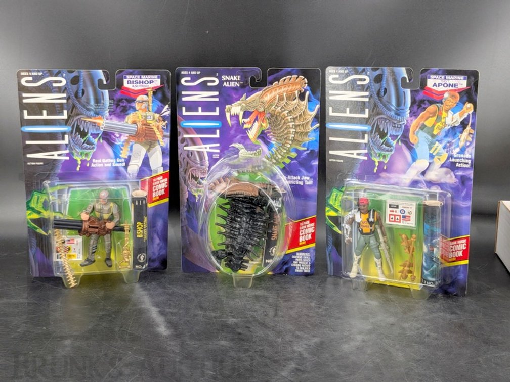 (3) 1992 Kenner Aliens Action Figures: Sgt. Apone, Snake Alien, Bishop, MOSC