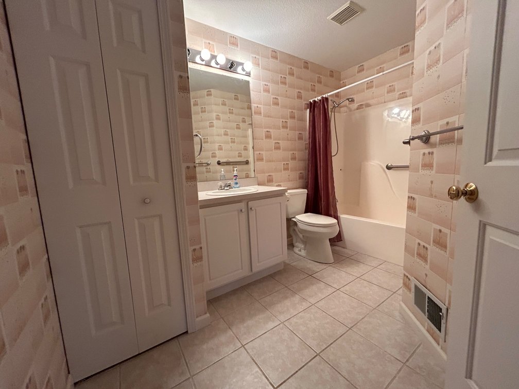 Image for 68 Summerfield Blvd Bowling Green, OH  43402