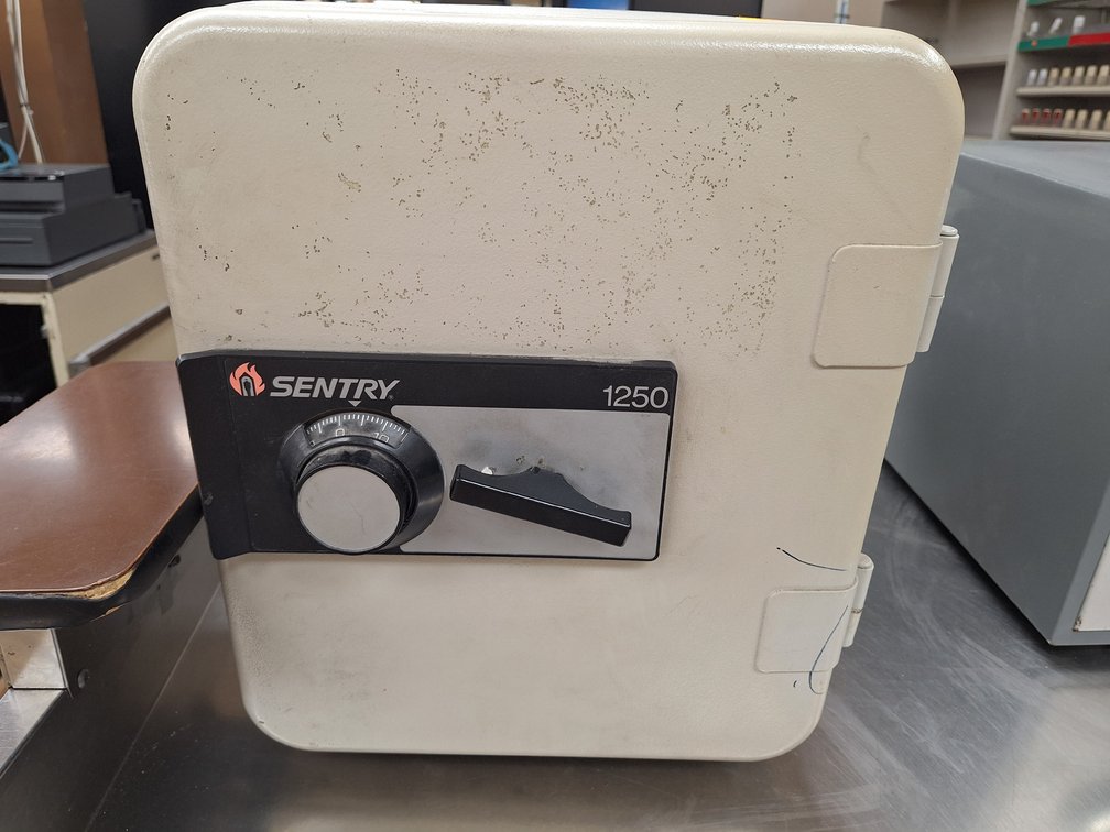 Sentry 1250 Safe
