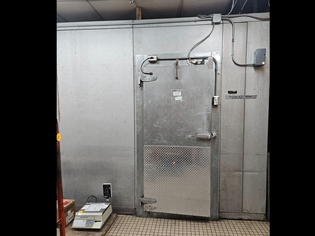 KYSOR Panel Systems 8'x10'x8' Walk-In Freezer