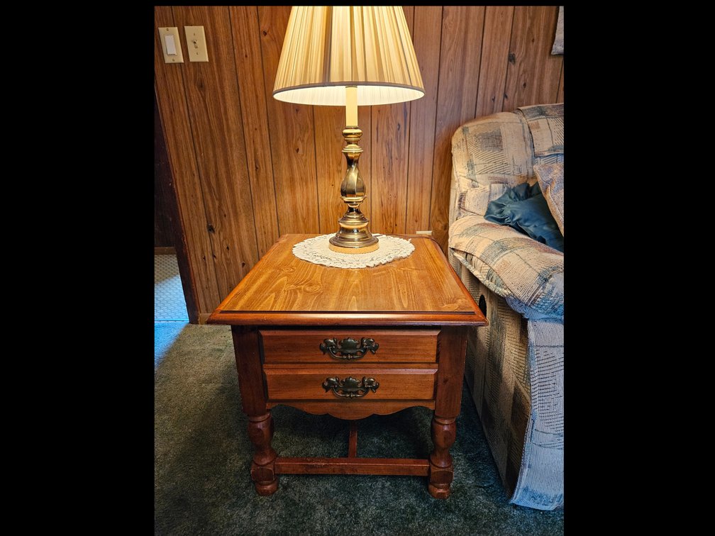 Broyhill Wooden End Table and Brass-Tone Table Lamp