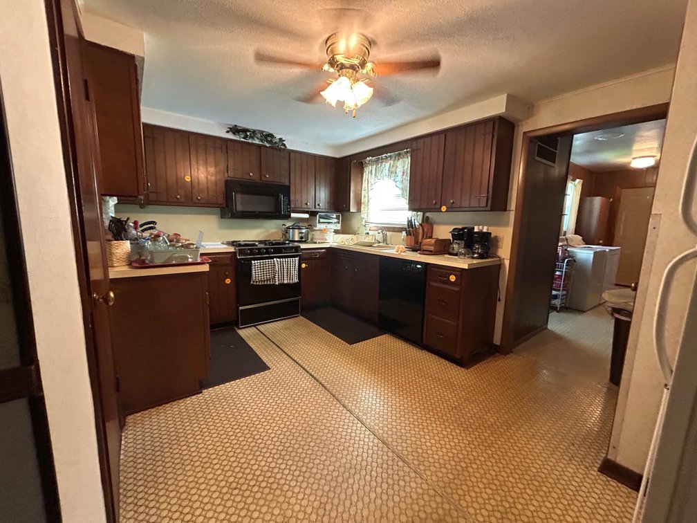 Image for 247 Eberly Ave, Bowling Green, OH 43402