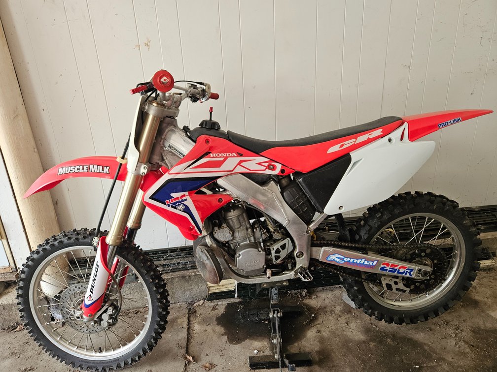 2002 Honda CR250R Motorcycle & Spare Parts