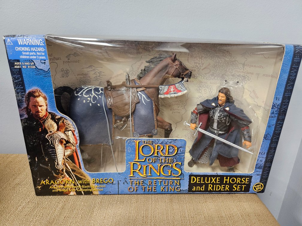 Toy Biz Lord of the Rings Aragorn with Brego Set