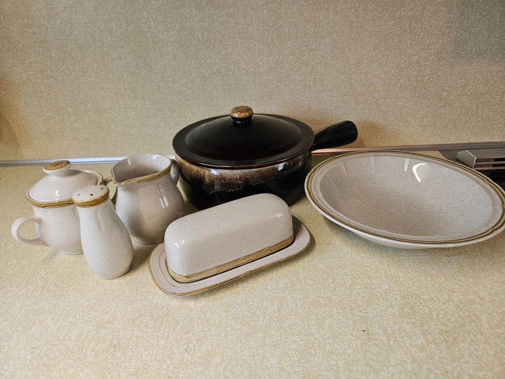 Crown Manor Stoneware & Ceramic Kitchenware