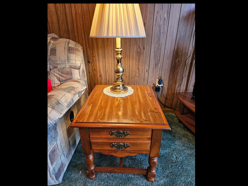 Broyhill End Table and Brass-Finished Lamp