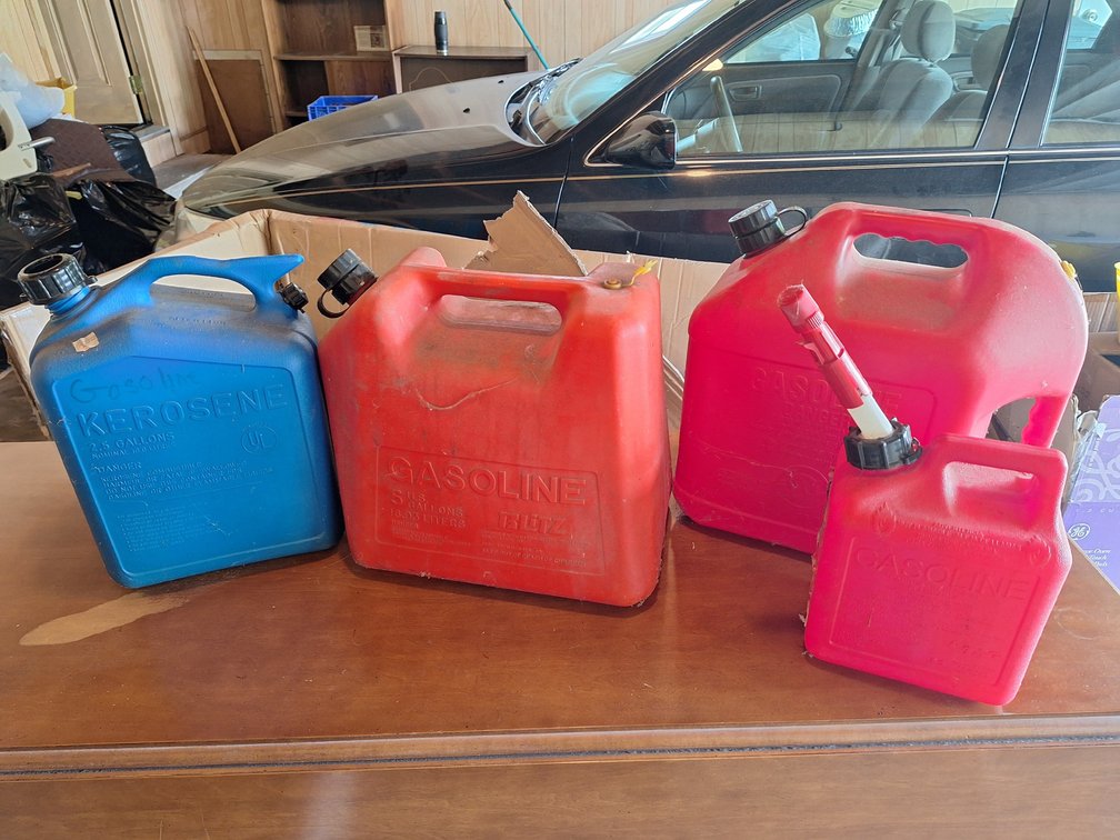 Blitz Plastic Fuel Containers (4)